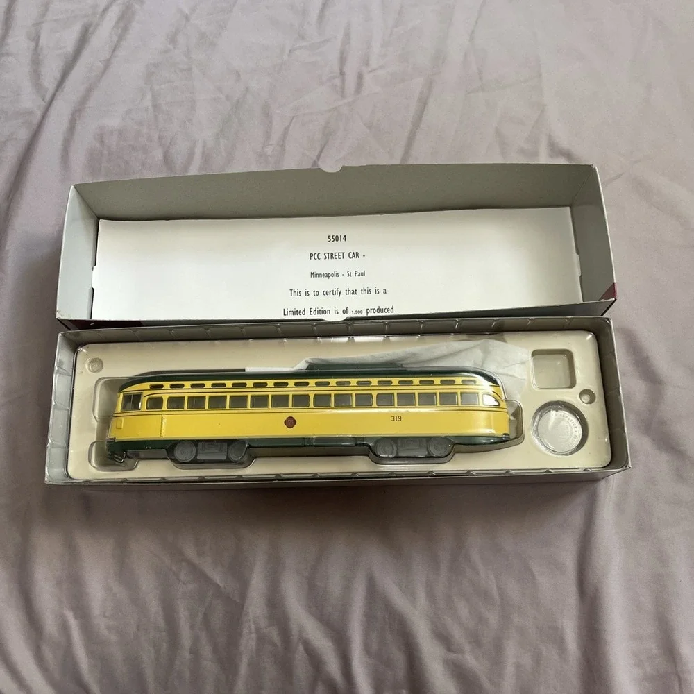 1:50 Corgi‎ Minneapolis St Paul PCC Street Car 55014 Limited Edition